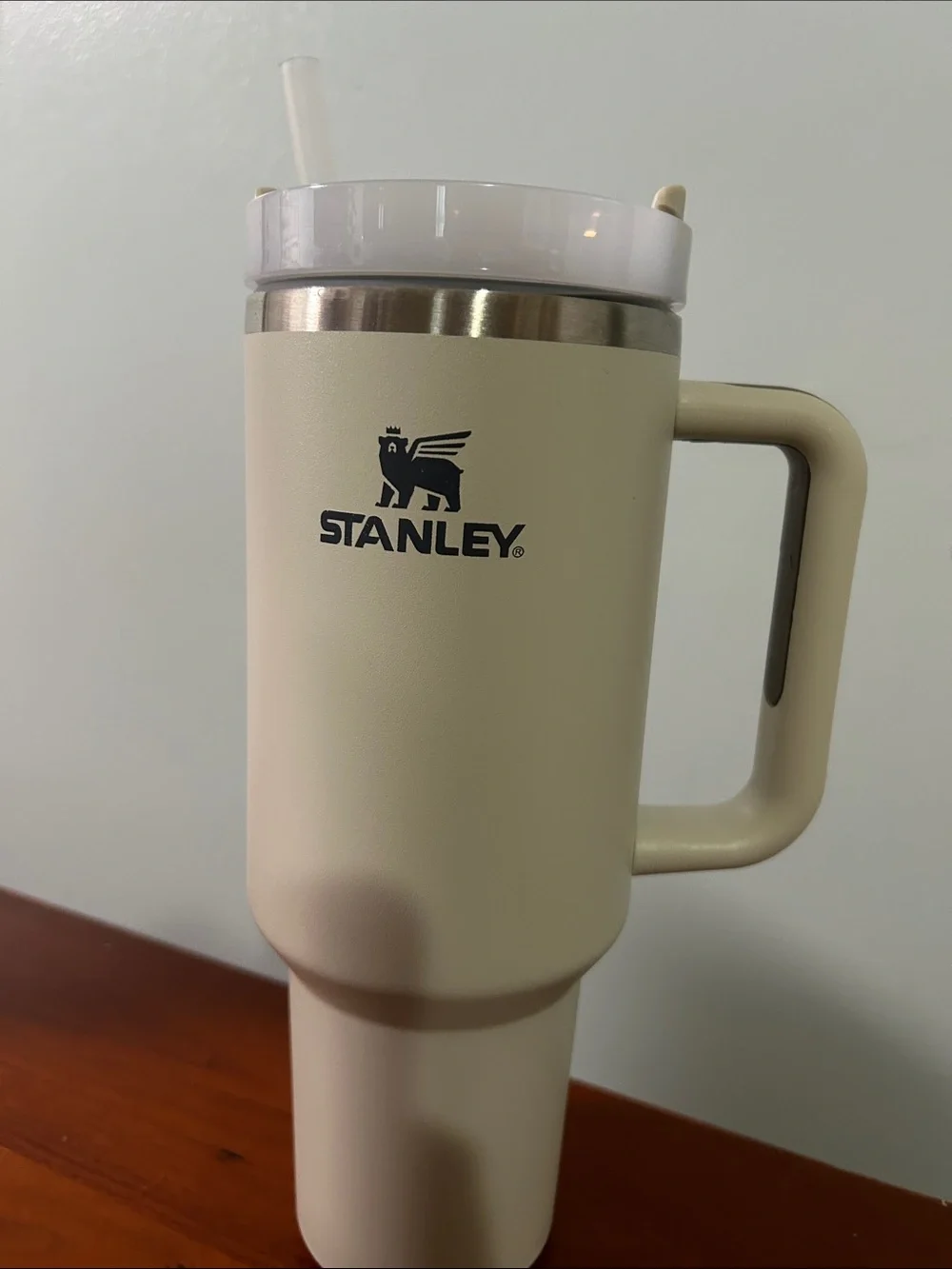 Stanley Cream Travel Mug with Handle and Clear Lid - Picture 1 of 5